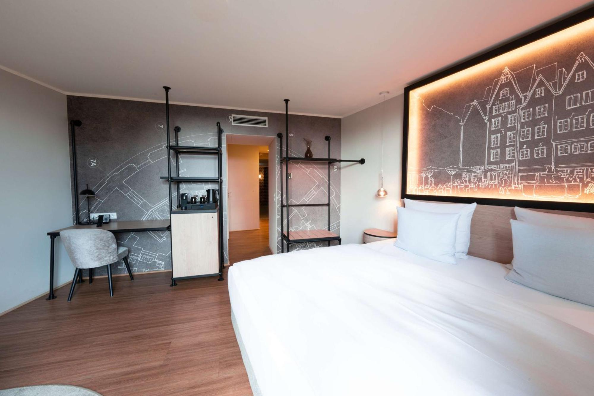 Wasserturm Hotel Cologne, Curio Collection By Hilton Colónia Exterior foto
