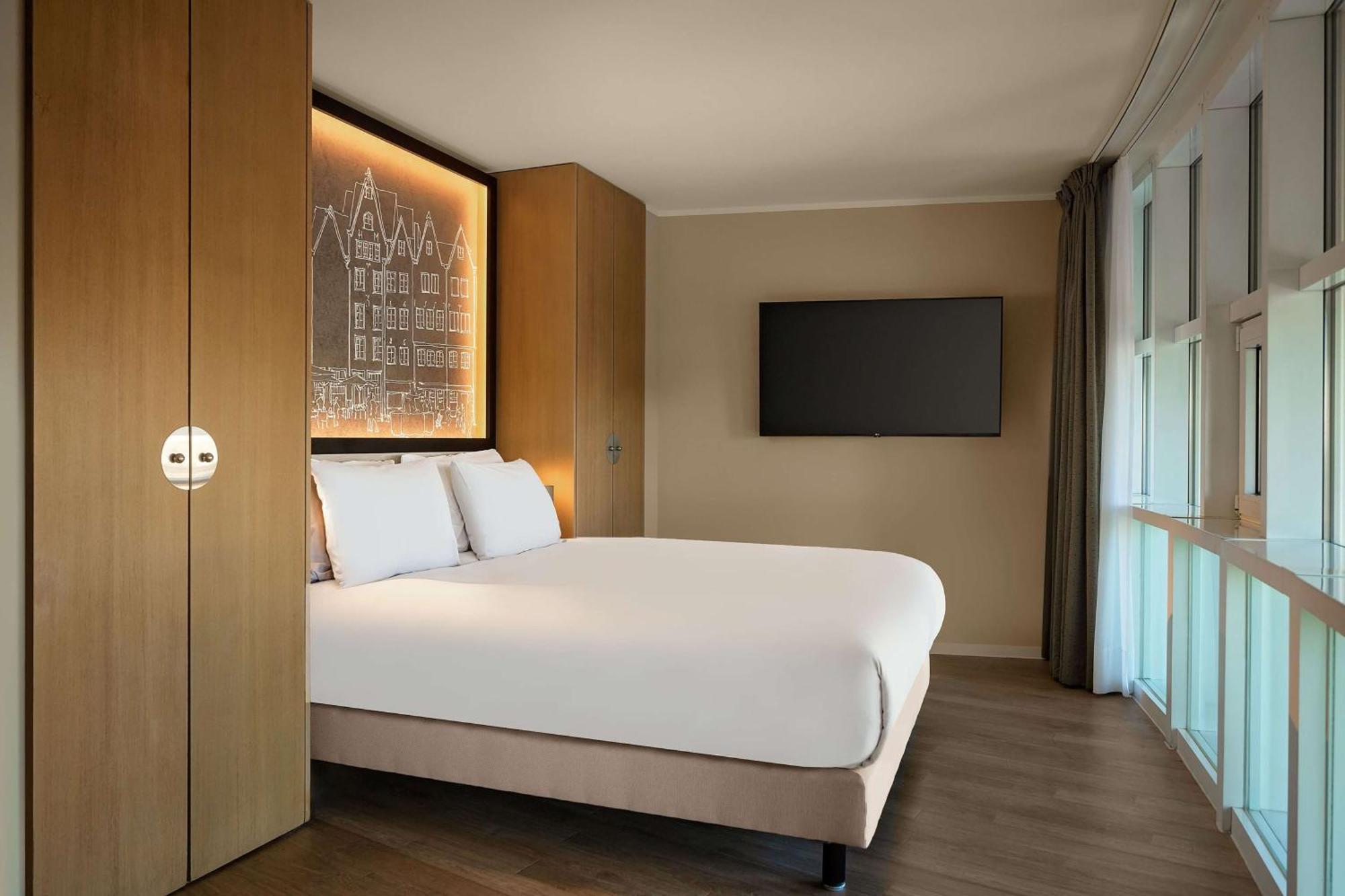 Wasserturm Hotel Cologne, Curio Collection By Hilton Colónia Exterior foto